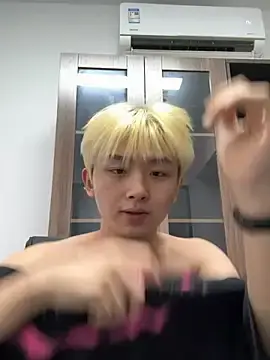 Stripchat Live Sex Cam of Cnmp6666