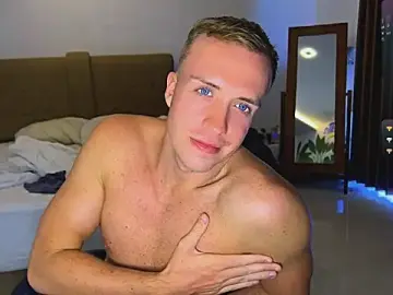Stripchat Sex Cam of tommy_cumfinger