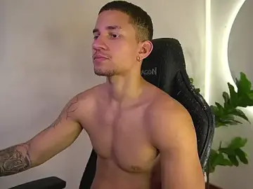 Stripchat Watch Live Sex Cams of Thin_tommy01
