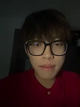 Stripchat Live Sex Cam of Ethan7063