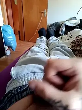 Stripchat Sex Cam of YoungDick25