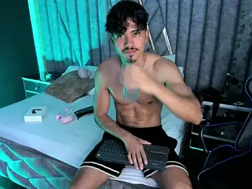 Stripchat Watch Live Sex Cams of NicolaiKarav
