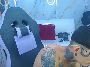 Stripchat Nude Webcam of Boy_tatto77