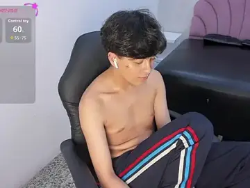 Stripchat Live Porn of alan_twink12