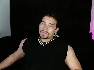 Stripchat Sex Cam of Ian_Daviz