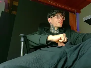 Stripchat Live Sex Cam of david_huge