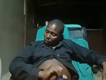 Stripchat Live Sex of bigtswakalaka