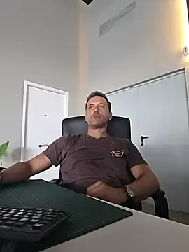 Stripchat Live Sex Cam of Lucas___81