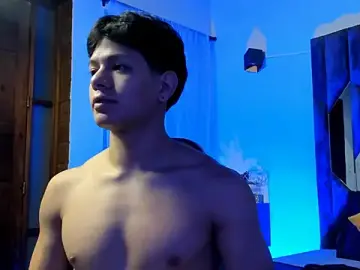 Stripchat Sex Cam of TonyPetrovjs