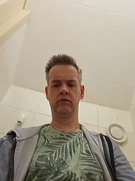 Stripchat Live Sex Cam of Hectorthyssen1
