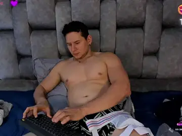 Stripchat Live Sex Cam of Izui_Pierce