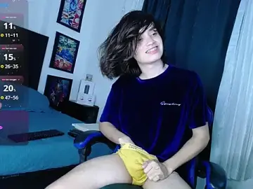 Stripchat Free Porn Cam of andyboy-