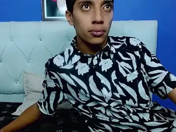 Stripchat Live Sex Cam of jl_brayan12
