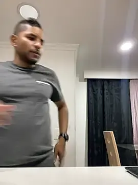 Stripchat Watch Live Sex Cams of Bruno_vip