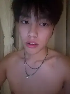 Stripchat Free Porn Cam of Ethan_64724