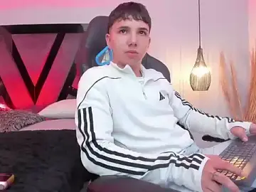 Stripchat Free Live Porn of andymiller5