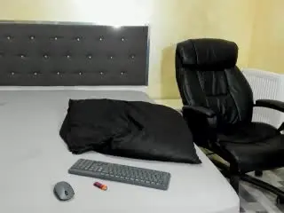 Xlovecam Live Sex Cam of Argantely69