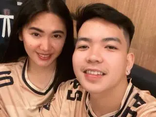 Xlovecam Watch Live Sex Cams of AsianCoupleDesire