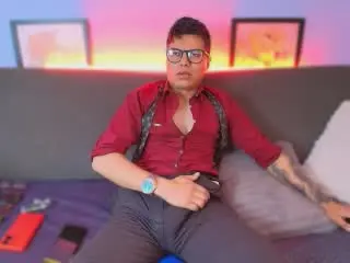 Xlovecam Nude Webcam of AquilesTaylor