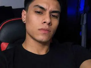 Xlovecam Live Sex Cam of AquilesTaylor