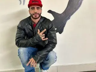 Xlovecam Free Live Porn of LancelotBenwick
