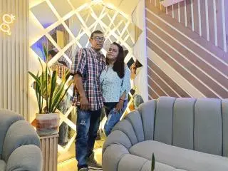 Xlovecam Live Porn of SaraAndJhonny