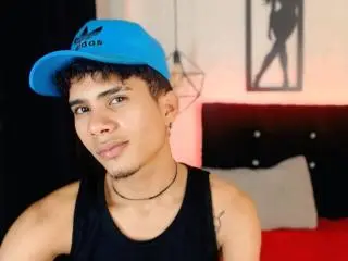 Xlovecam Live Sex of SkinnyCuteAlyer