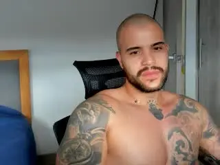 Xlovecam Live Sex of MedellynDark