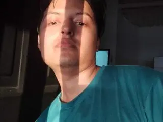 Xlovecam Live Porn of KevinCharles