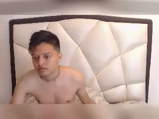 Xlovecam Sex Cam of KevinCharles
