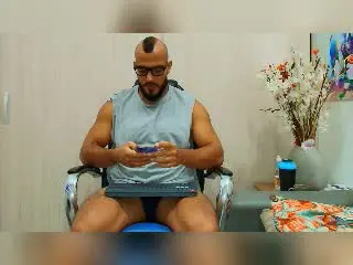 Xlovecam Sex Chat of TitanMax