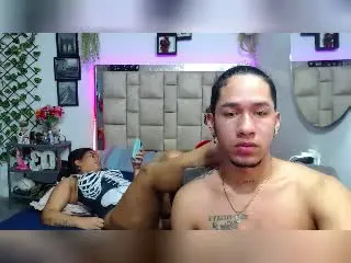 Xlovecam Sex Chat of MollyXDamiam